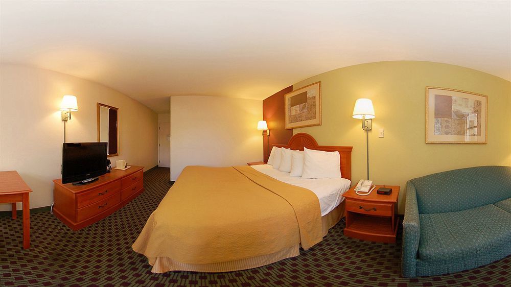 Baymont By Wyndham Williamsburg Hotel Exterior photo