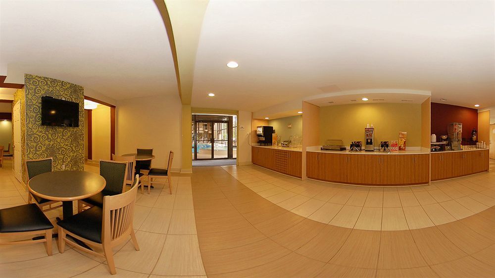 Baymont By Wyndham Williamsburg Hotel Exterior photo